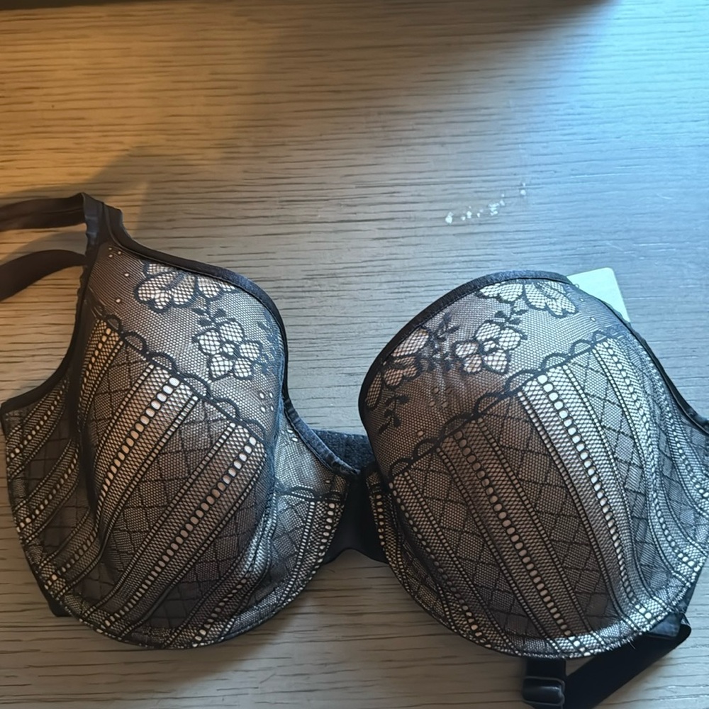 Wacoal lace bra 34DDD NWT